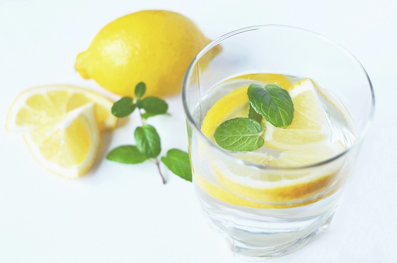 Home remedies for constipation: Lemon water